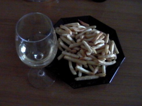 Patatine fritte e La Raia Gavi Pisè